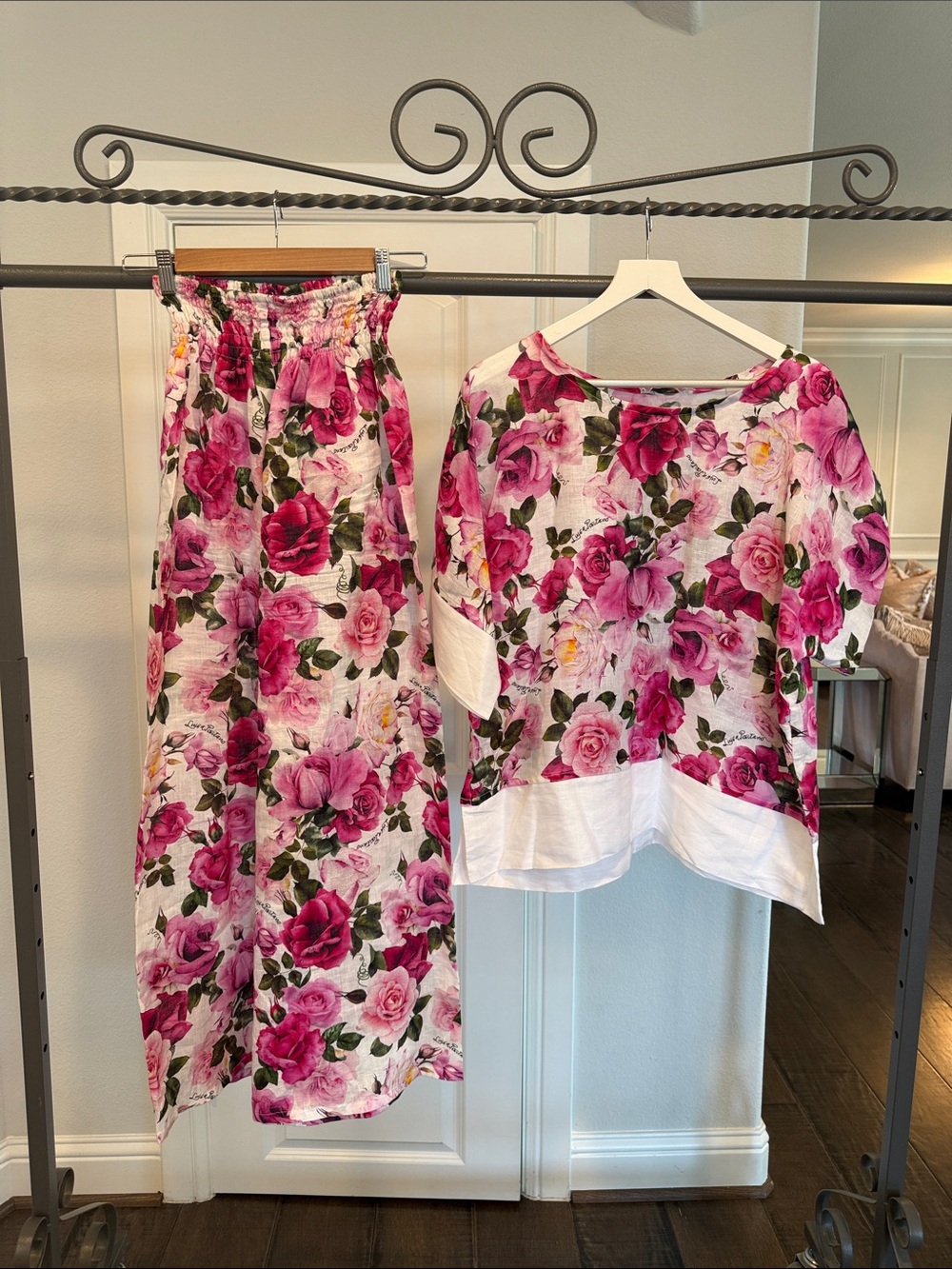 NWOT Floral SHIRT FREE Size
